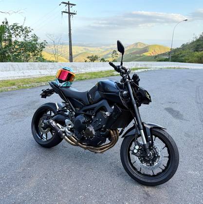 YAMAHA MT-09 